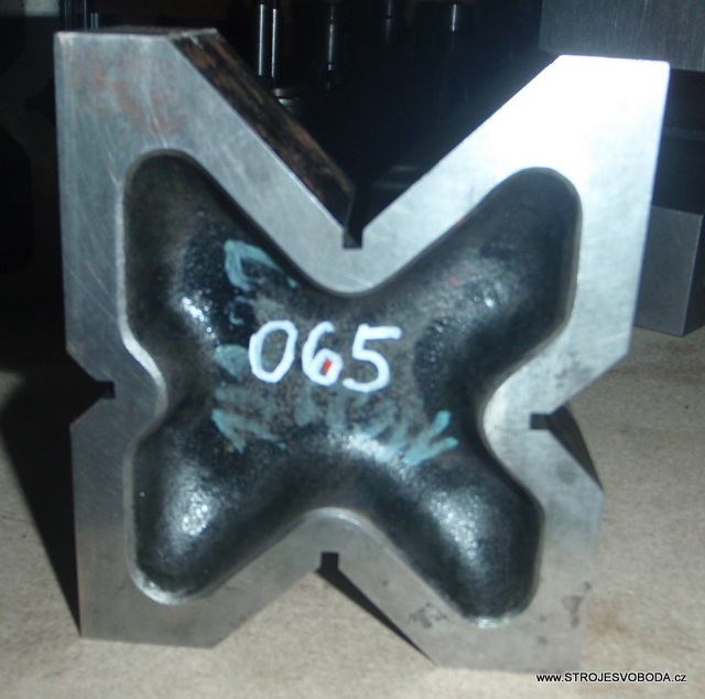 Prizmatická kostka - rýsovací podložka - 3550 130 mm - nepárované (PB293776.JPG)